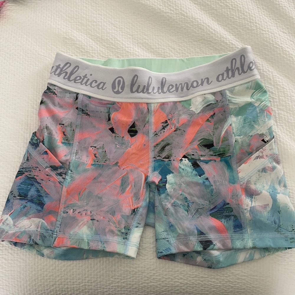Lululemon bike shorts
